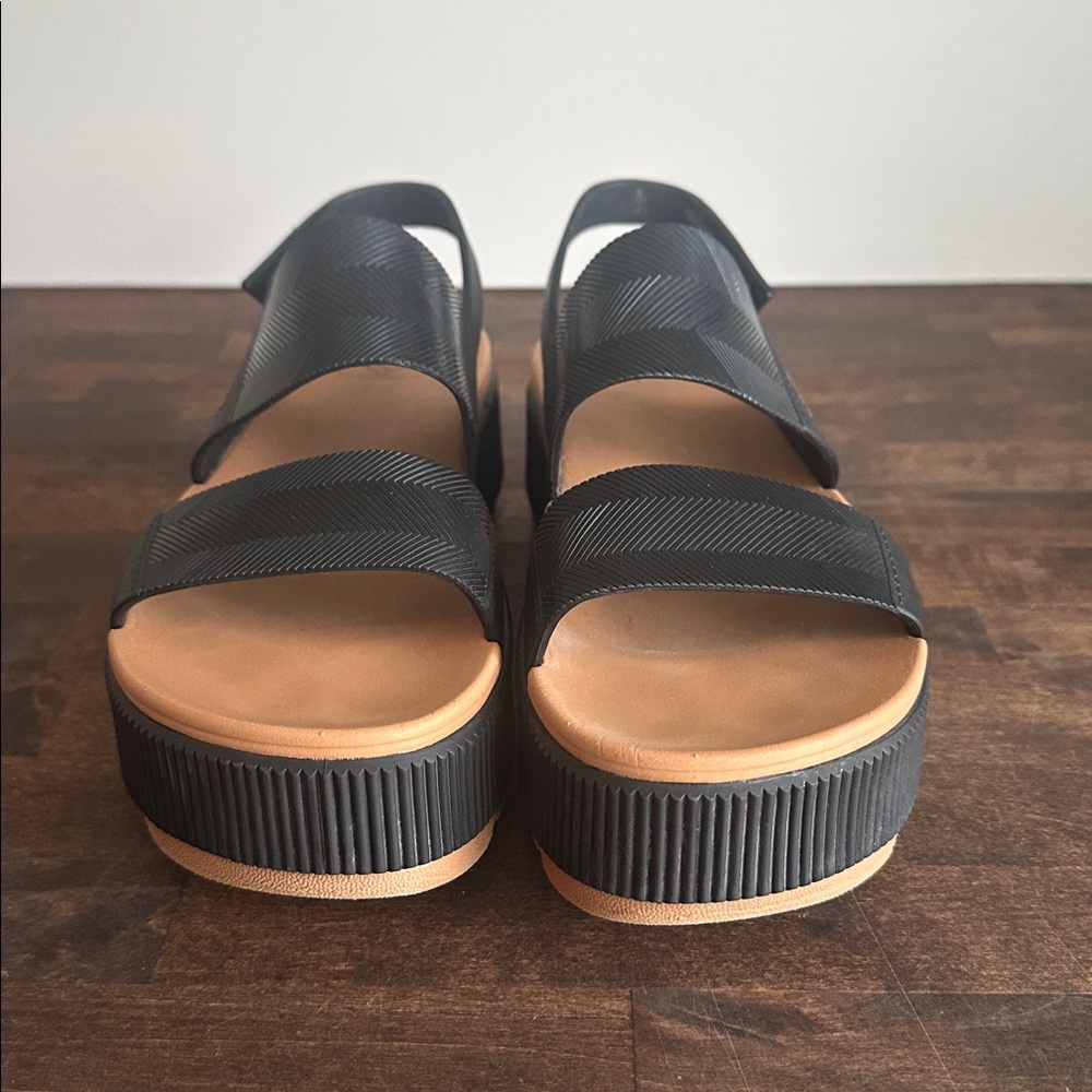 Reef water Acosta Higher Black + Tan Platform Sandals - Picture 5 of 5
